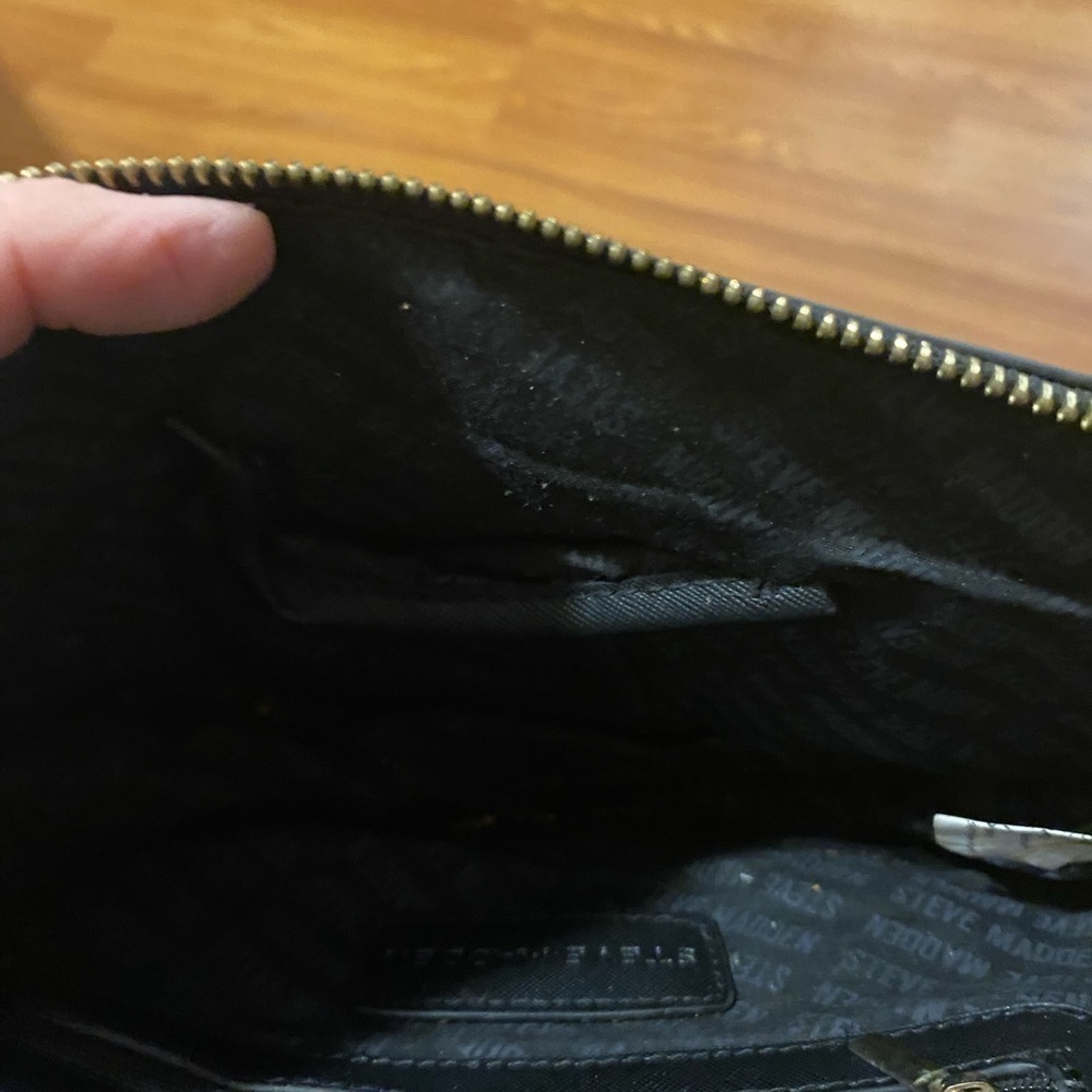 Steve Madden Crossbody Purse (GB) - Picture 11 of 12